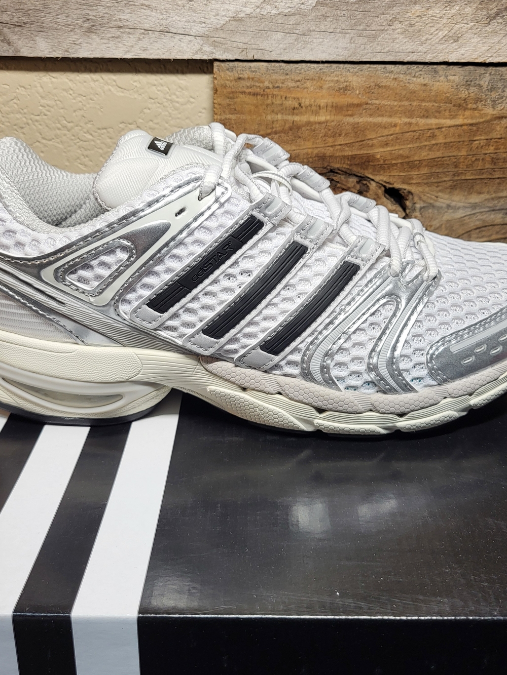 *NEW* Adidas Adistar Control 5 White Silver Metallic Size Men's 6.5 Women's 7.5